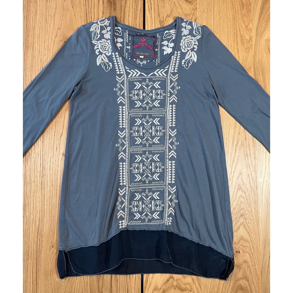 Johnny Was Los Angeles Embroidered Tunic Top Womens Small Blue Boho Peasant